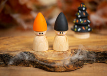 Load image into Gallery viewer, Halloween Gnomes - set of 2
